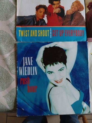 Bundle of 9 singles ,...All uk releases