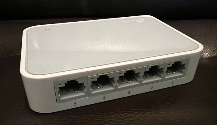 TP-Link TL-SF1005D Network Switch