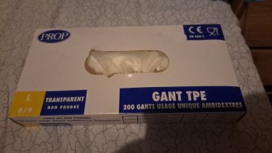New. Clear disposable gloves (200 pack)