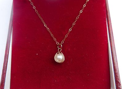 Vintage 9Ct Gold  Necklace With Real Pearl Pendant length 19,8" - 0,75g