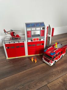 Playmobil Fire Station (incl. Helicopter & Fire Engine)