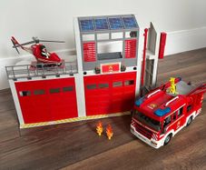 Playmobil Fire Station (incl. Helicopter & Fire Engine)