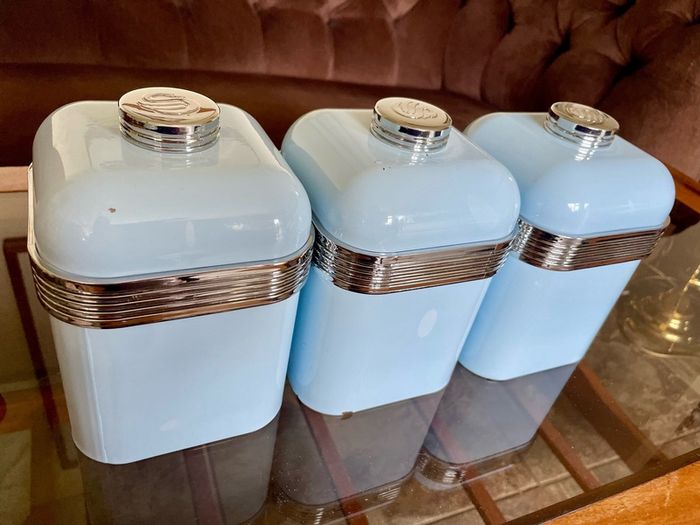 3 Swan Retro Enamel Airtight Storage Containers Powder Blue 1 litre