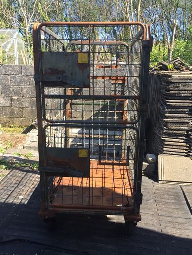 Roller cage trolley