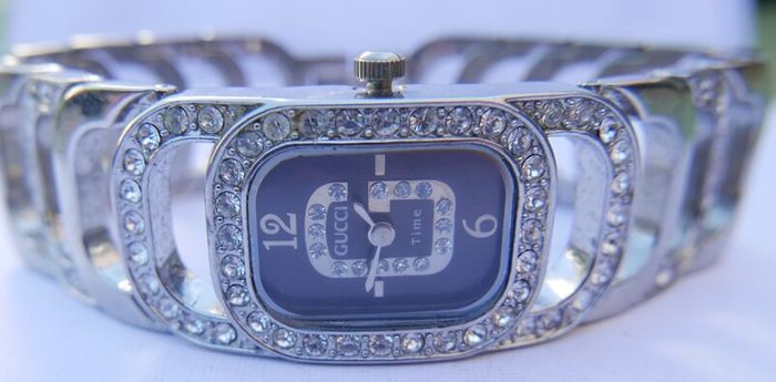 GUCCI Womens Quartz Dress Watch Crystal Encrusted Face And Strap