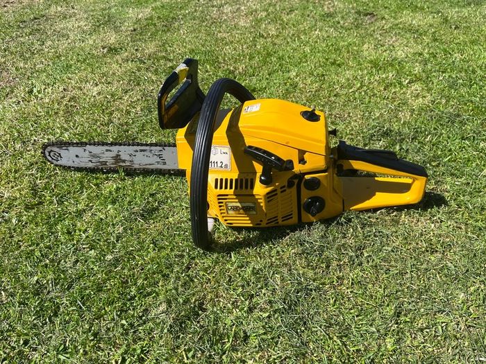 Land X Cape Petrol Chainsaw