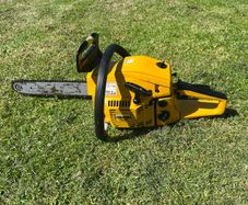 Land X Cape Petrol Chainsaw