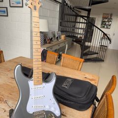 PRS (USA) Silver Sky Strat