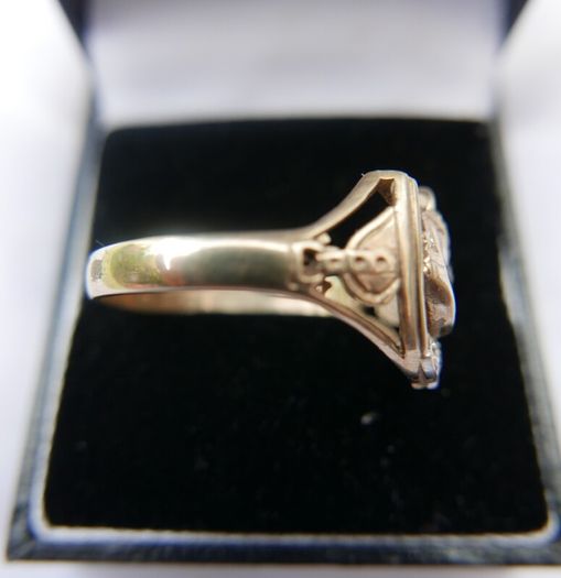 Vintage 9K Sold Gold 375 Horse Head and Horseshoe Ring Men's Signet with Diamonds, BIG SIZE 4,23g
