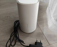 Huawei B528s-23a Unlocked 4G LTE Wi-Fi Router