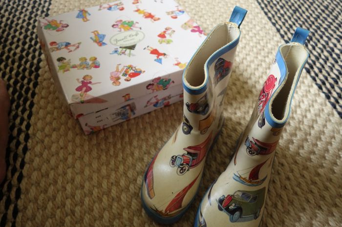 Boys vintage style rainy day Wellington boots