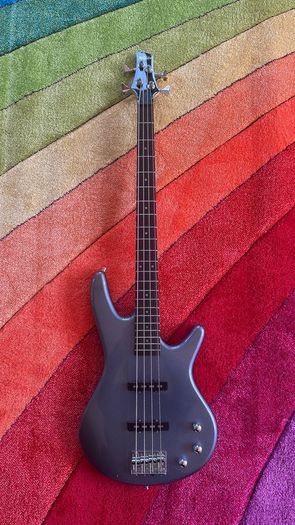 ibanez bass guitar GSR180