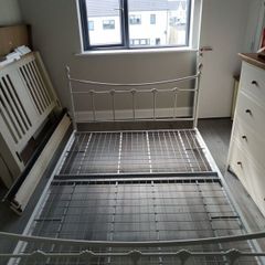 Double bed frame