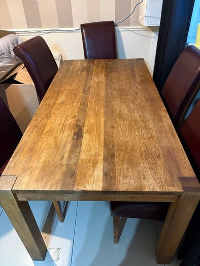Table & Chairs