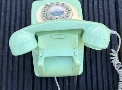 vintage collectable turquoise???? phone