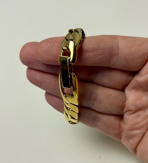 Vintage Sekonda Gold Tone Ladies Quartz Watch New Battery
