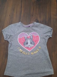 Girls tshirt with reversible sequins size 6-7 years