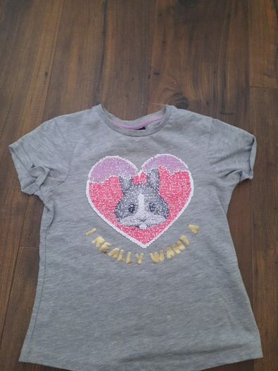 Girls tshirt with reversible sequins size 6-7 years