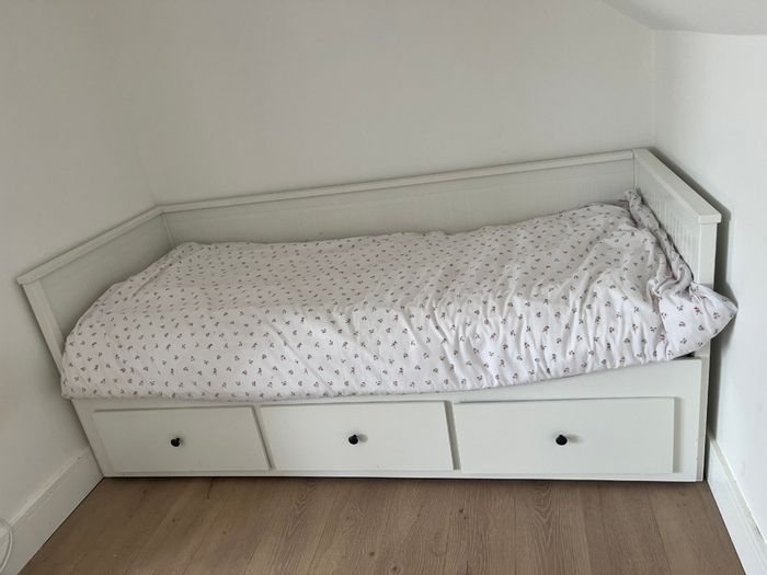 Hemnes ikea white day bed