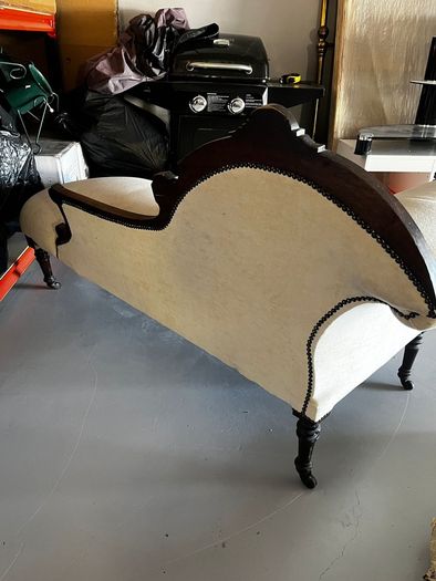 Victorian Chaise Longue (also has 2 matching chairs)