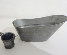 Vintage dolls house tin bath and bucket