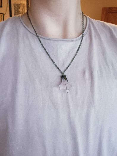 Pink flower pendant necklace