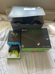 Xbox Series X + controller + G920 Steering wheel + Gearshift