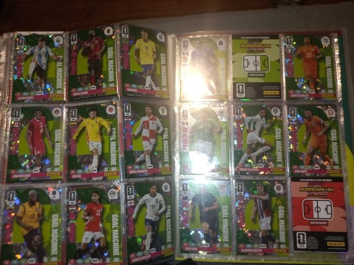 Panini World Cup 2026 binder almost full + extra cards