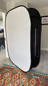 High glow backlit background soft box and 2 Neewer strobes