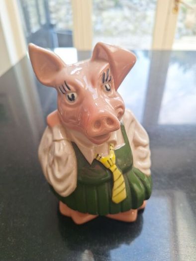 Nat West Pigs Set of 5