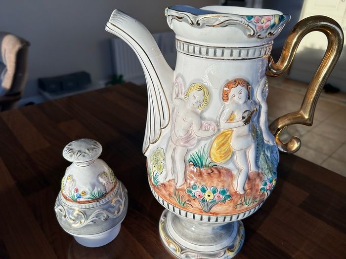 Alcoboca cherubs coffee pot