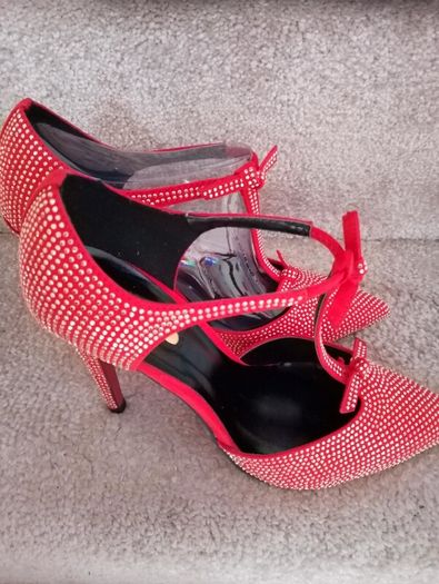 Red Heels Size 4