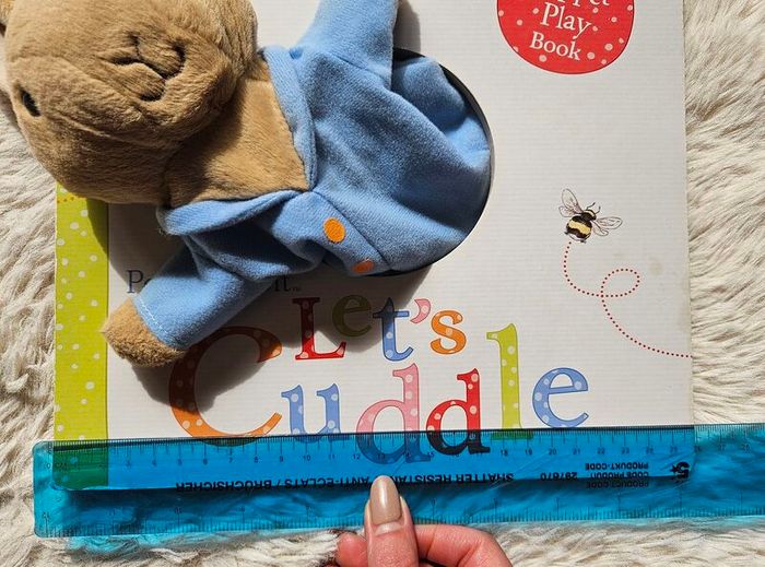 Peter Rabbit Let's Cuddle Big Puppet Play Book