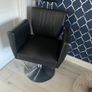 Barber chair Image 2