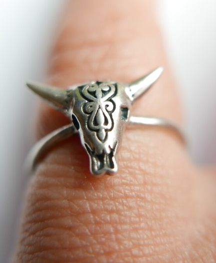 Vintage 925 Sterling Silver BULL SKULL with Horn Ring