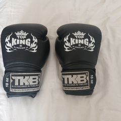 Top King Thai boxing gloves