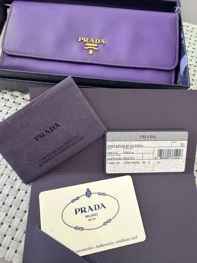 Prada Wallet Authenitc
