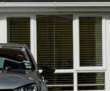 Wood horizontal blinds
