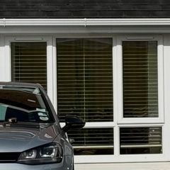 Wood horizontal blinds
