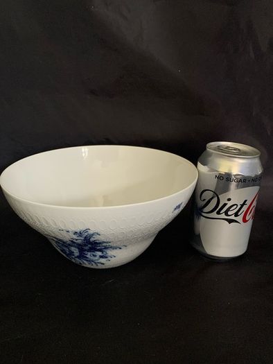 Rosenthal Romanze bowl by Bjorn Wiinblad