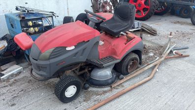 Castle garden lawnmower