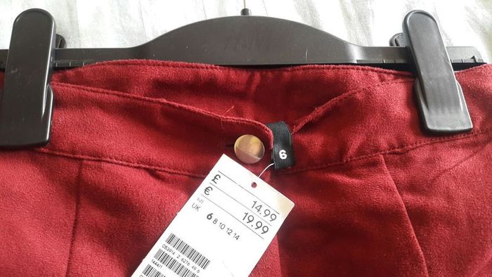 Brand new suede skirt size uk6