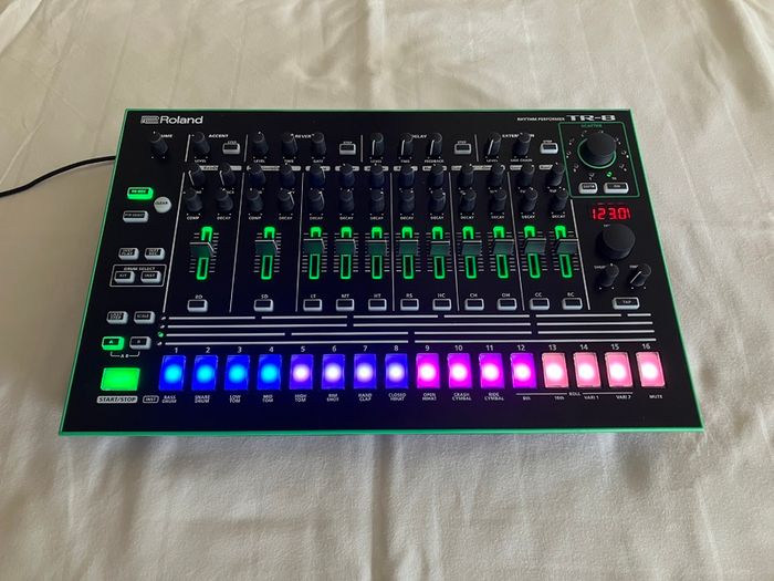 Roland TR8 Rhythm Performer