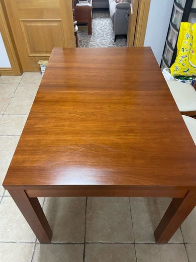 Kitchen dinning table and 6 chairs