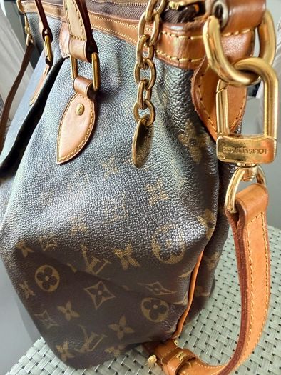Louis Vuitton Palermo PM Authentic