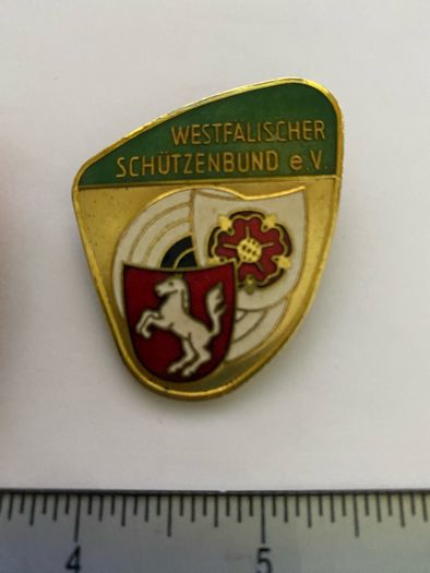 Vintage gun club badges 3