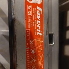 Three-part ladder 2.7m/4.7m/6.7m