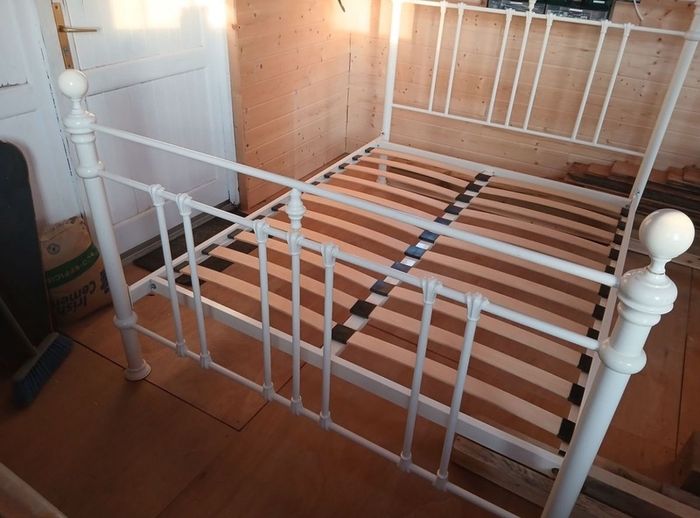 Really Sturdy White Metal 4Ft 6 Double Bed Frame - Can Deliver