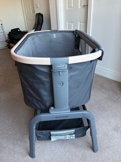 Maxi-Cosi Iora Bedside Crib Excellent Condition