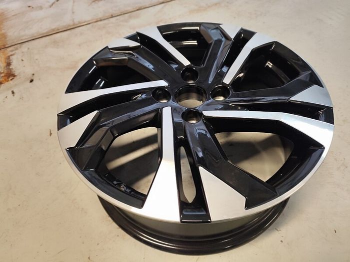 Peugeot 208 alloy wheel